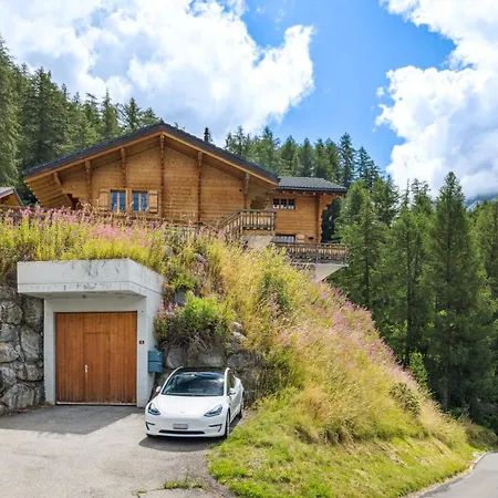 La Cascade - Standing *