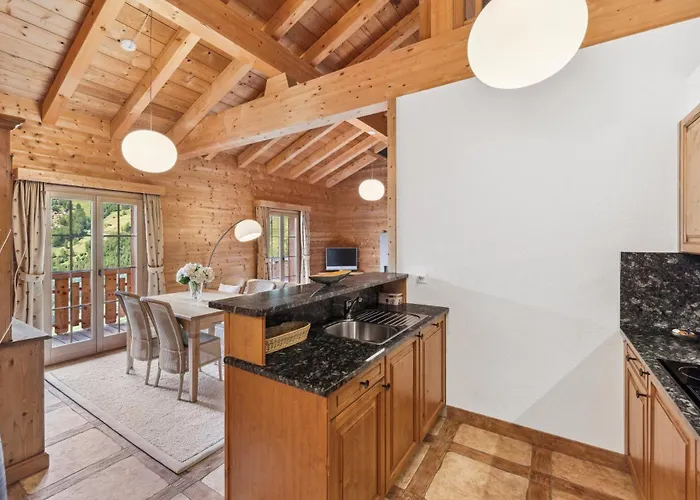 La Cascade - Standing *