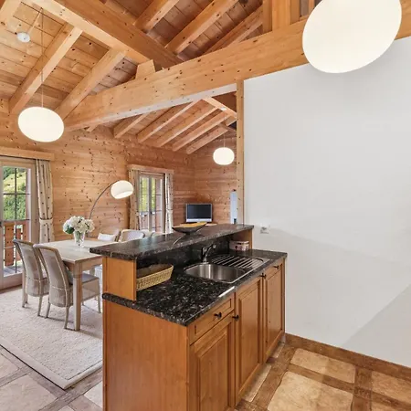 La Cascade - Standing *